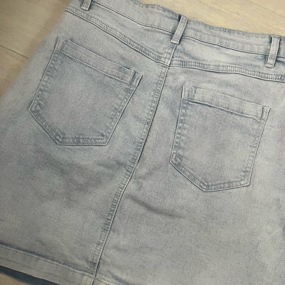 Chelsea & Violet Light Blue Denim Skirt - Picture 3 of 3